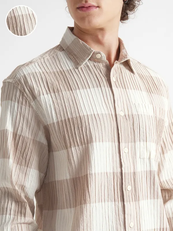 Highlander Men Cream Checked Relaxed Fit Casual Shirt