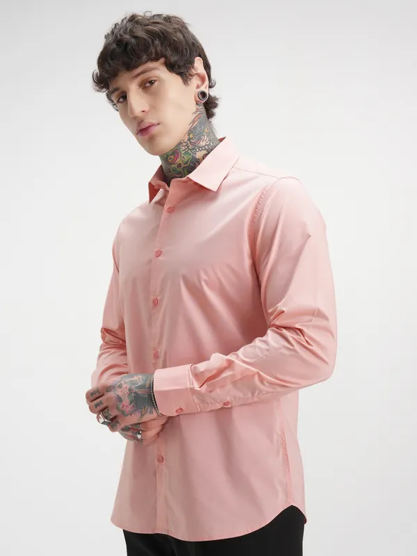 Highlander Men Pink Solid Slim Fit Casual Shirt