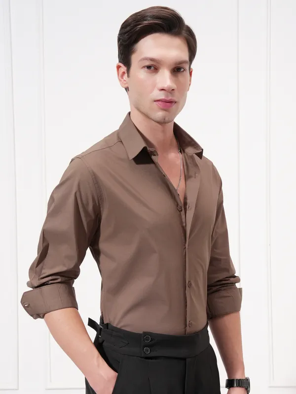 Highlander Men Brown Solid Slim Fit Casual Shirt