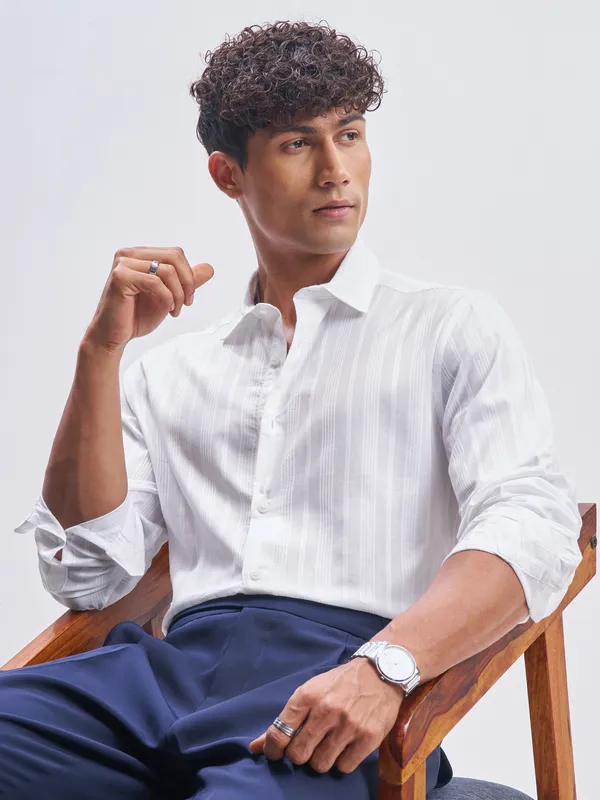 Highlander Men White Striped Slim Fit Casual Shirt