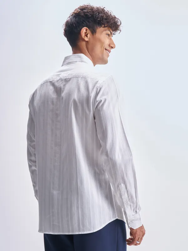 Highlander Men White Striped Slim Fit Casual Shirt