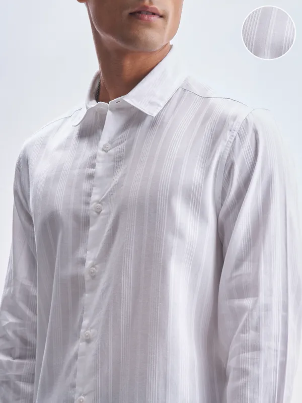 Highlander Men White Striped Slim Fit Casual Shirt