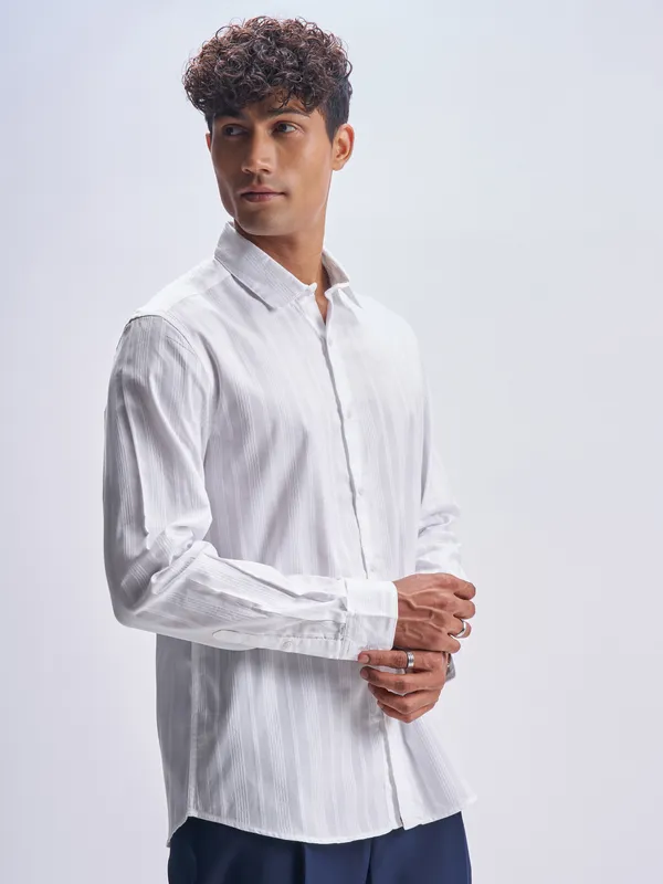 Highlander Men White Striped Slim Fit Casual Shirt