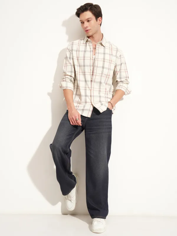 Highlander Men Cream Checked Relaxed Fit Casual Shirt