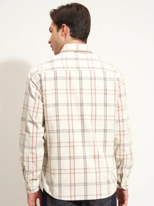 Highlander Men Cream Checked Relaxed Fit Casual Shirt