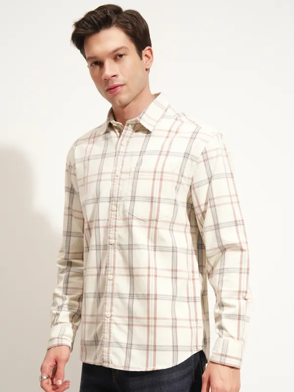 Highlander Men Cream Checked Relaxed Fit Casual Shirt