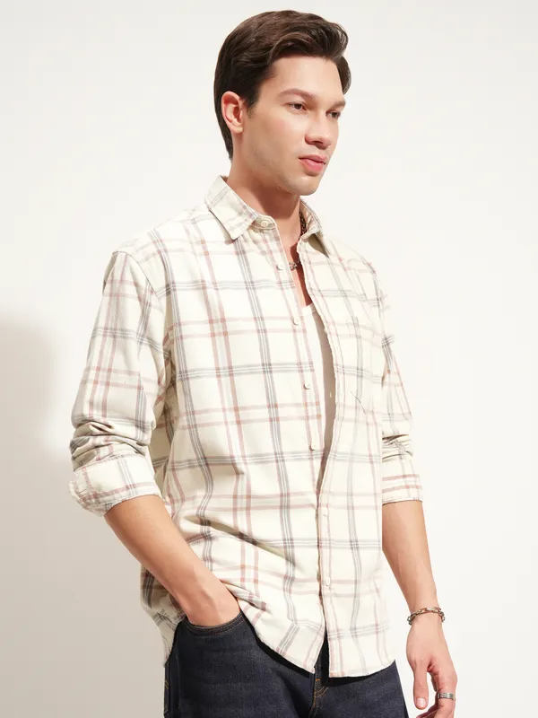 Highlander Men Cream Checked Relaxed Fit Casual Shirt
