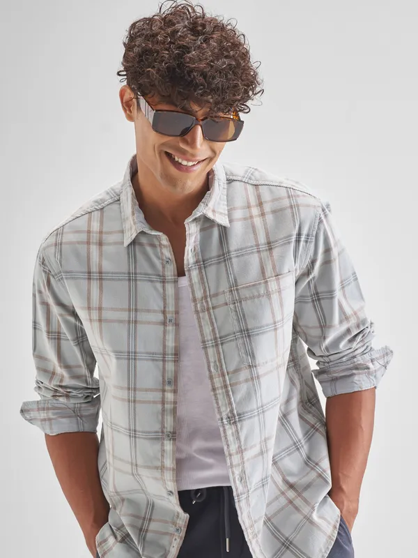 Highlander Men Grey Checked Relaxed Fit Casual Shirt