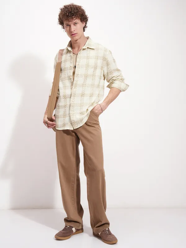 Highlander Men Cream Checked Relaxed Fit Casual Shirt