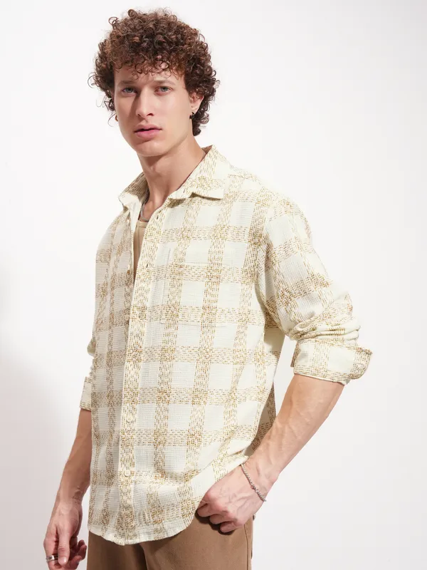 Highlander Men Cream Checked Relaxed Fit Casual Shirt