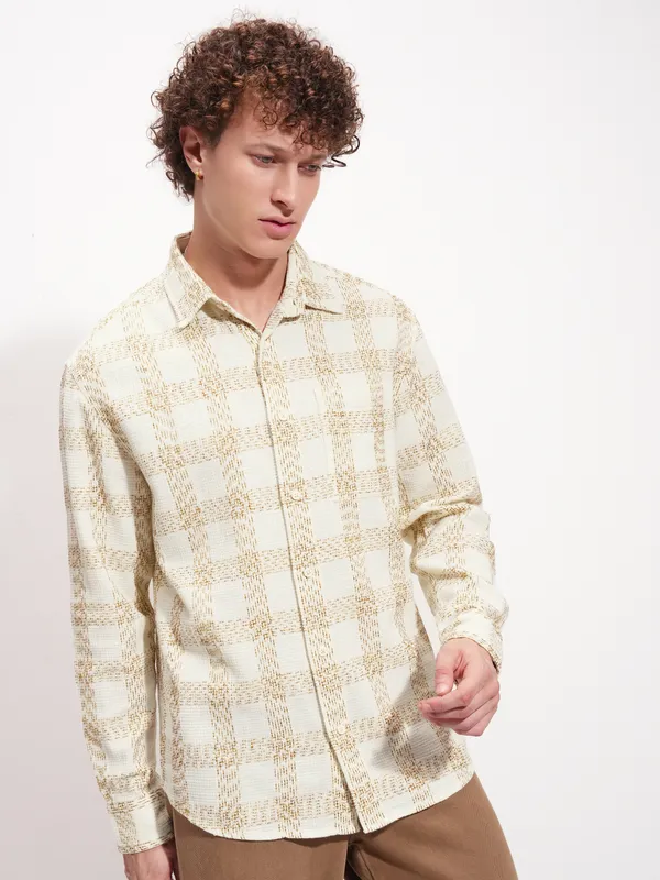 Highlander Men Cream Checked Relaxed Fit Casual Shirt