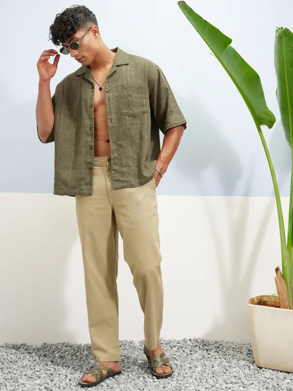 Highlander Men Olive Self Design Boxy Fit Casual Shirt