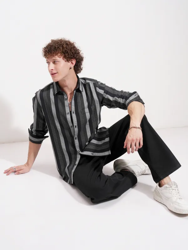 Highlander Men Black Striped Slim Fit Casual Shirt