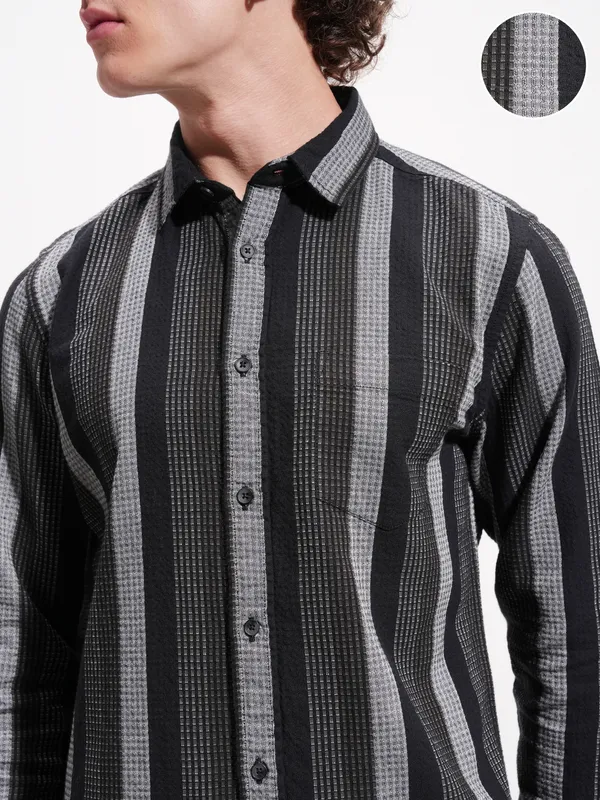 Highlander Men Black Striped Slim Fit Casual Shirt