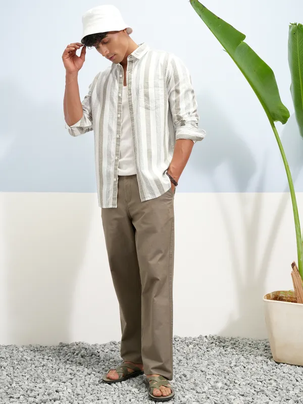 Highlander Men White Striped Slim Fit Casual Shirt