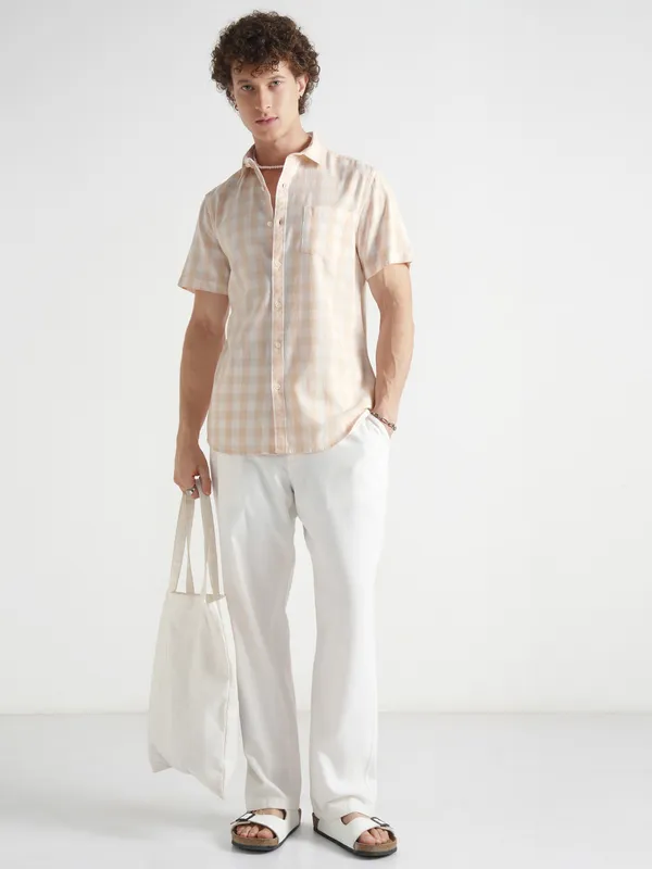 Highlander Men Beige Checked Relaxed Fit Casual Shirt
