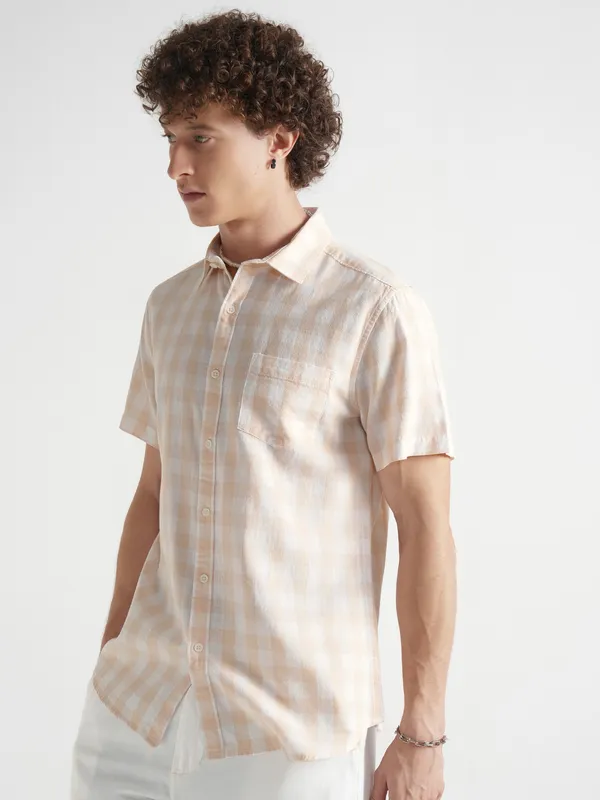Highlander Men Beige Checked Relaxed Fit Casual Shirt