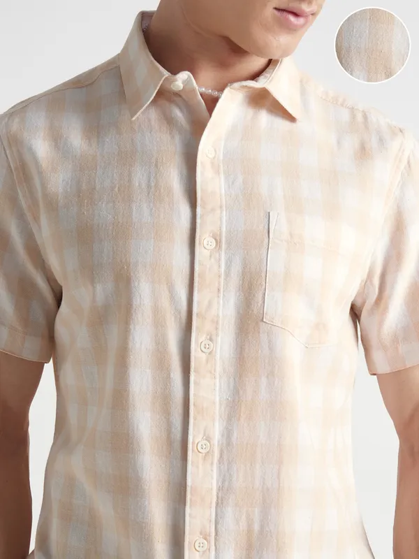 Highlander Men Beige Checked Relaxed Fit Casual Shirt