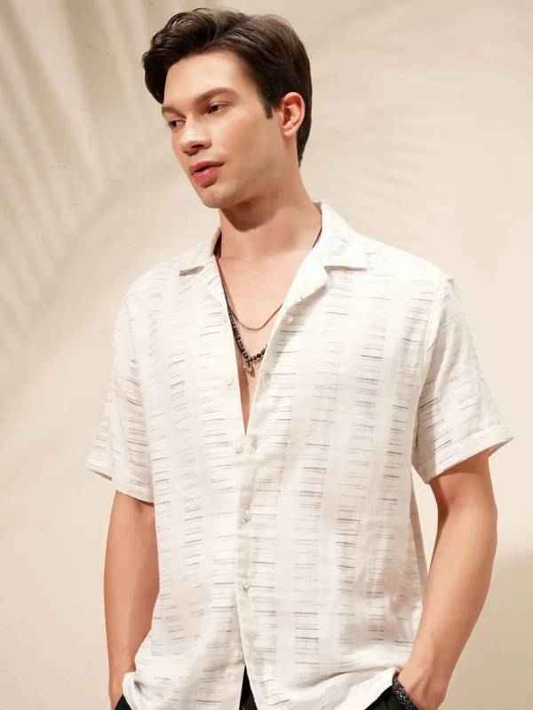 Highlander Men White Printed Relaxed Fit Casual Shirt