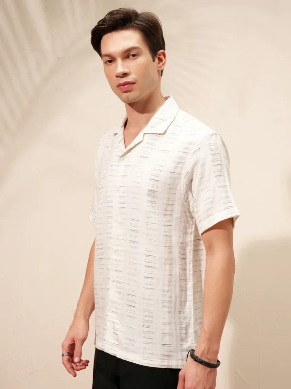 Highlander Men White Printed Relaxed Fit Casual Shirt