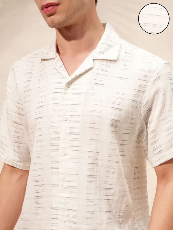 Highlander Men White Printed Relaxed Fit Casual Shirt