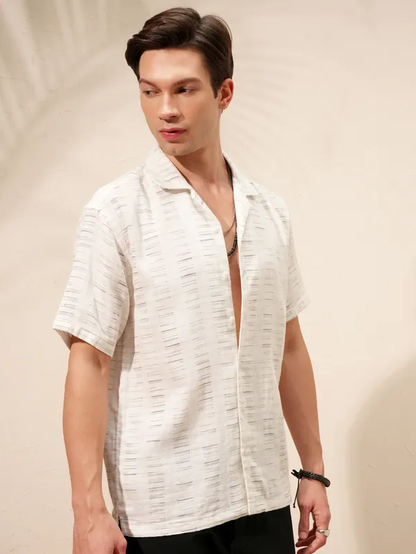 Highlander Men White Printed Relaxed Fit Casual Shirt