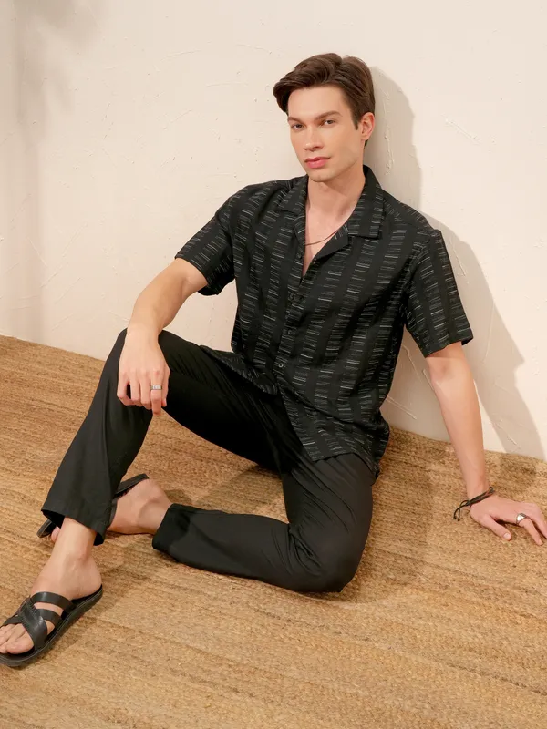 Highlander Men Black Printed Relaxed Fit Casual Shirt