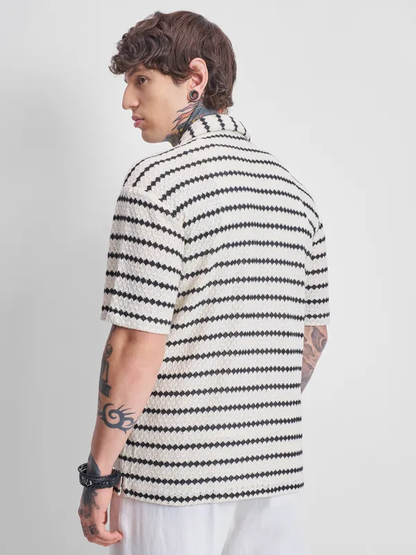 Highlander Men Cream Self Design Relaxed Fit Casual Shirt