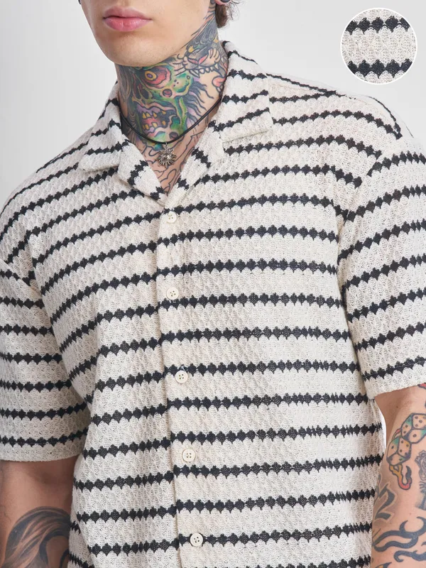 Highlander Men Cream Self Design Relaxed Fit Casual Shirt