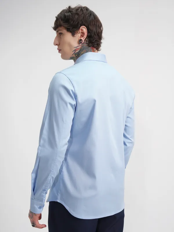 Highlander Men Blue Solid Slim Fit Casual Shirt