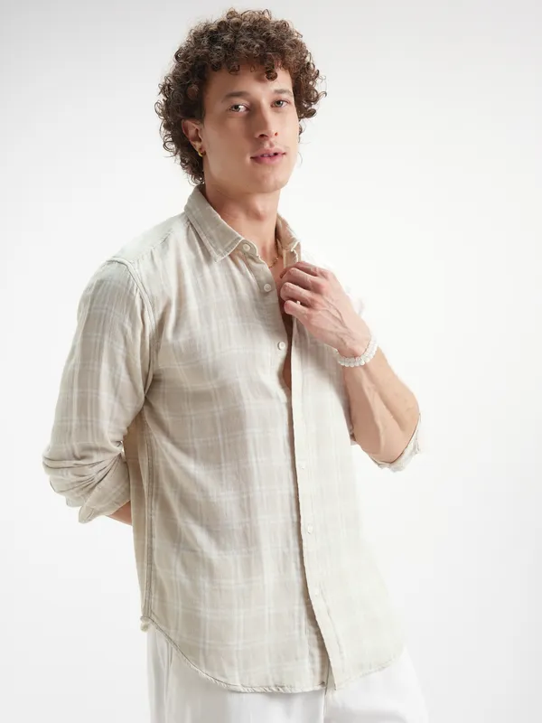 Highlander Men Beige Checked Relaxed Fit Casual Shirt