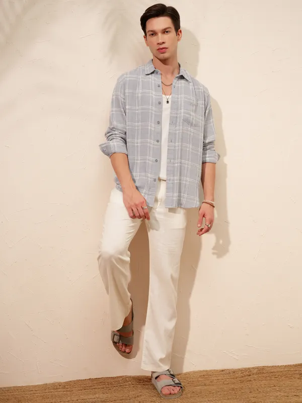 Highlander Men Grey Checked Relaxed Fit Casual Shirt