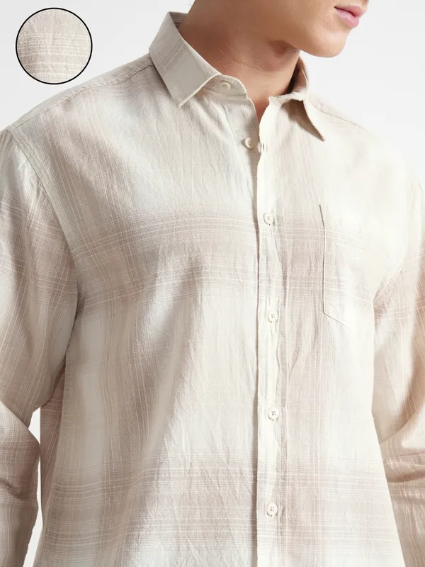 Highlander Men Cream Checked Relaxed Fit Casual Shirt