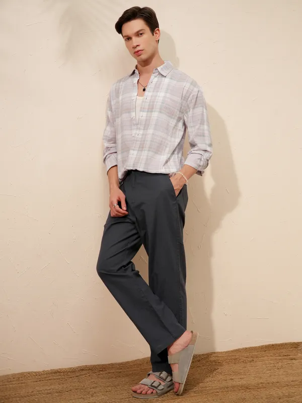 Highlander Men Lavender Checked Relaxed Fit Casual Shirt