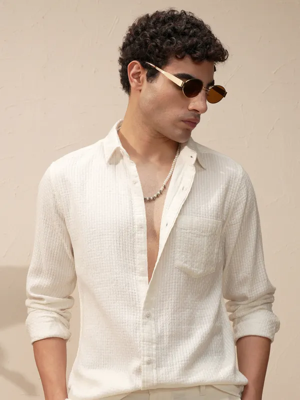 Highlander Men White Self Design Slim Fit Casual Shirt