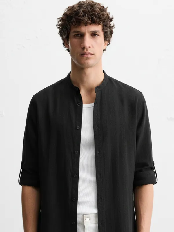 Highlander Men Black Self Design Relaxed Fit Casual Shirt