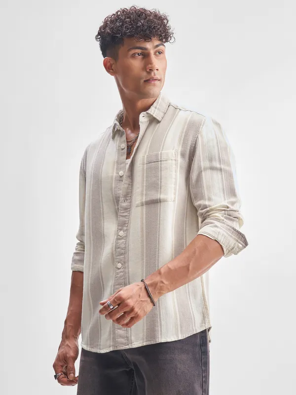 Highlander Men Beige Striped Relaxed Fit Casual Shirt