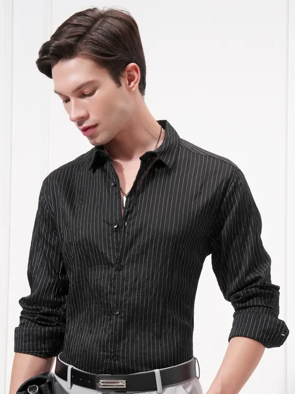 Highlander Men Black Striped Slim Fit Casual Shirt