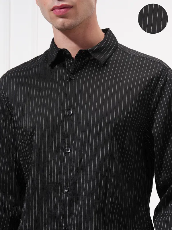 Highlander Men Black Striped Slim Fit Casual Shirt
