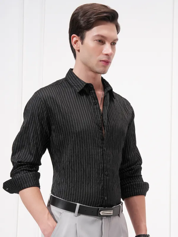 Highlander Men Black Striped Slim Fit Casual Shirt