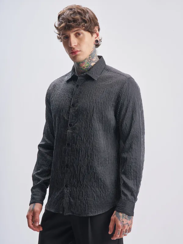 Highlander Men Black Striped Slim Fit Casual Shirt