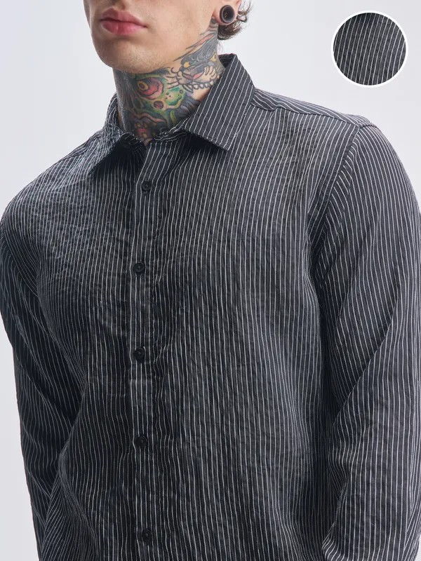 Highlander Men Black Striped Slim Fit Casual Shirt