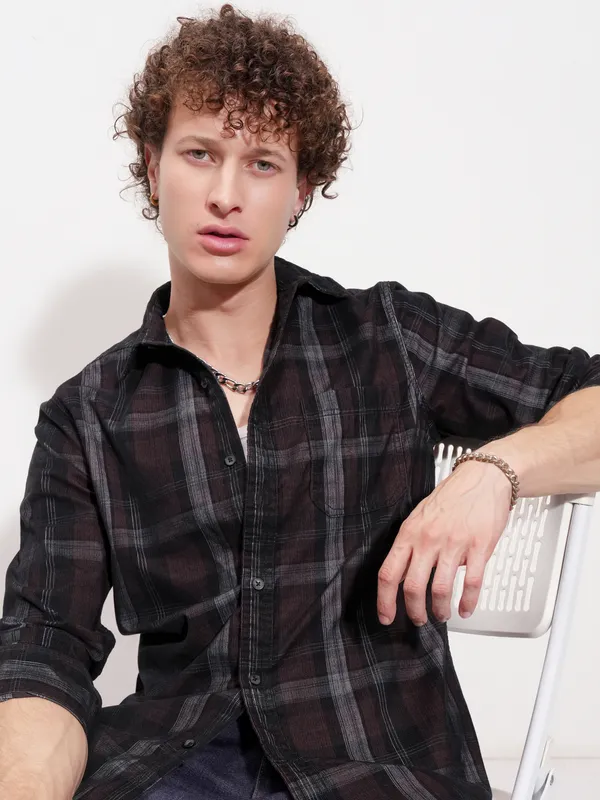 Highlander Men Black Checked Slim Fit Casual Shirt