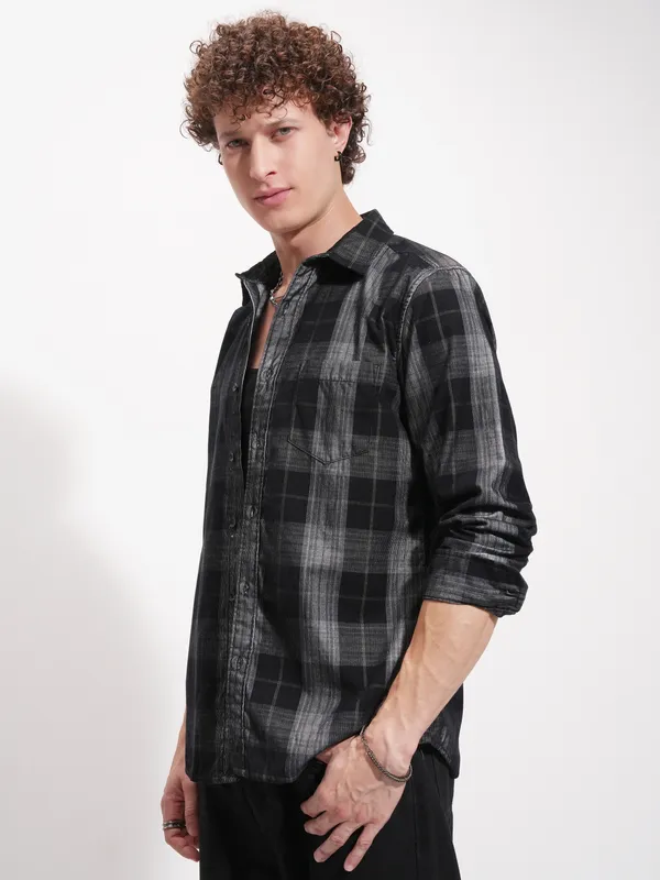 Highlander Men Black Checked Slim Fit Casual Shirt