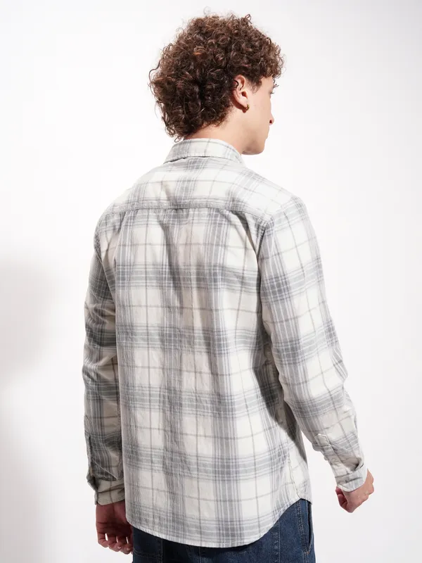 Highlander Men Off White Checked Slim Fit Casual Shirt