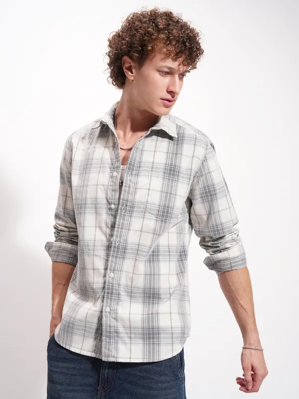Highlander Men Off White Checked Slim Fit Casual Shirt
