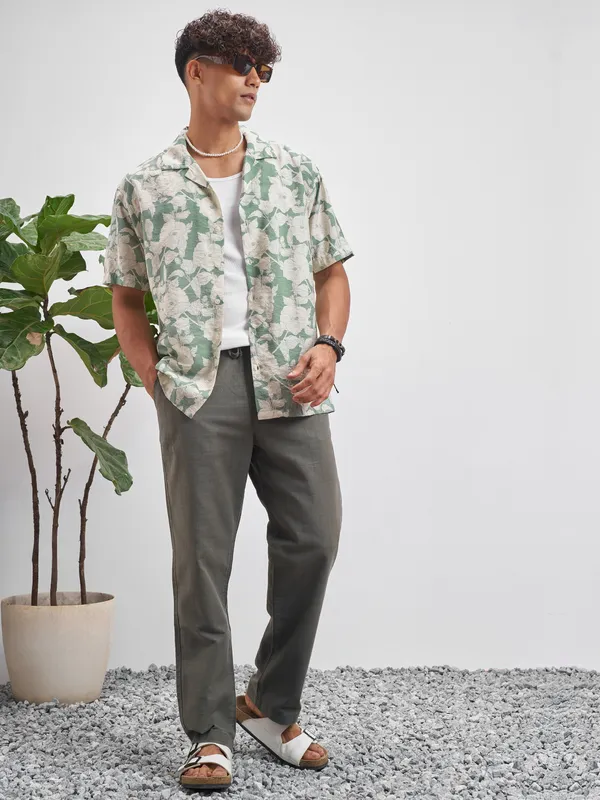 Highlander Men Green Printed Relaxed Fit Casual Shirt