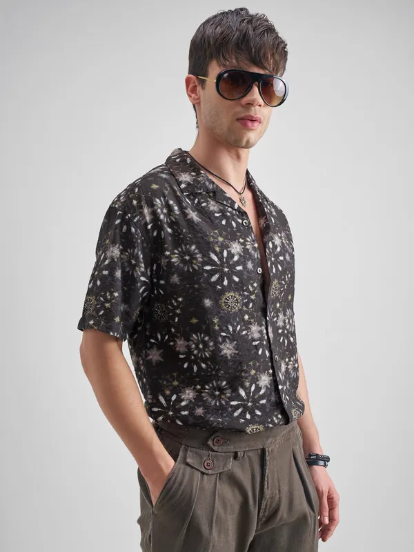 Highlander Men Brown Printed Relaxed Fit Casual Shirt