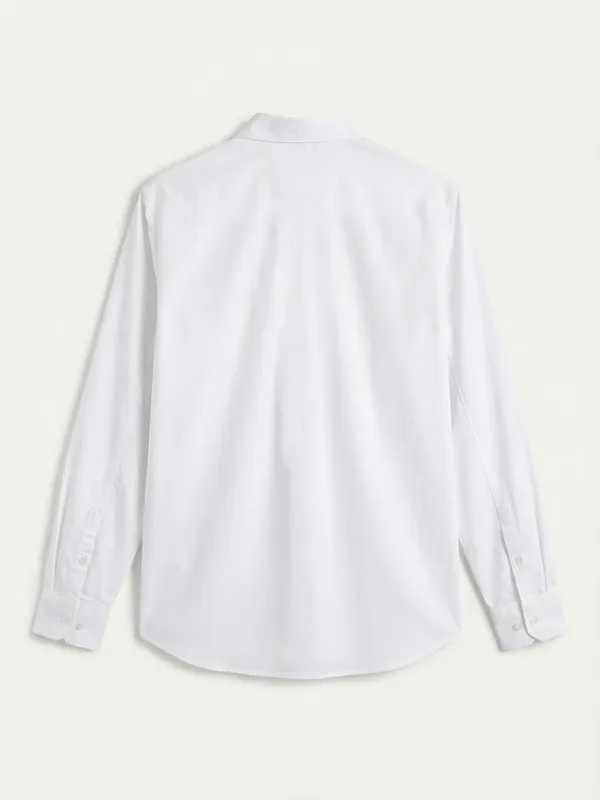 Highlander Men White Solid Relaxed Fit Casual Shirt