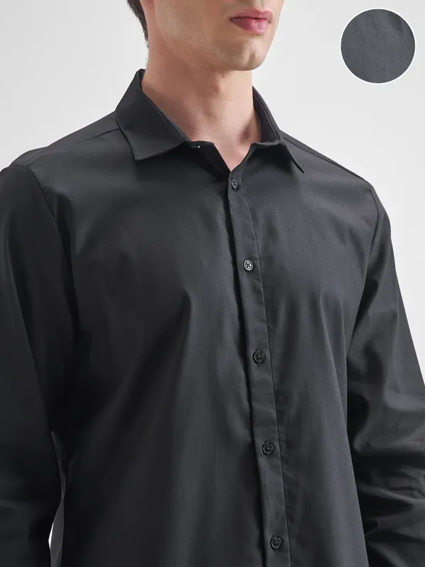 Highlander Men Black Solid Relaxed Fit Casual Shirt